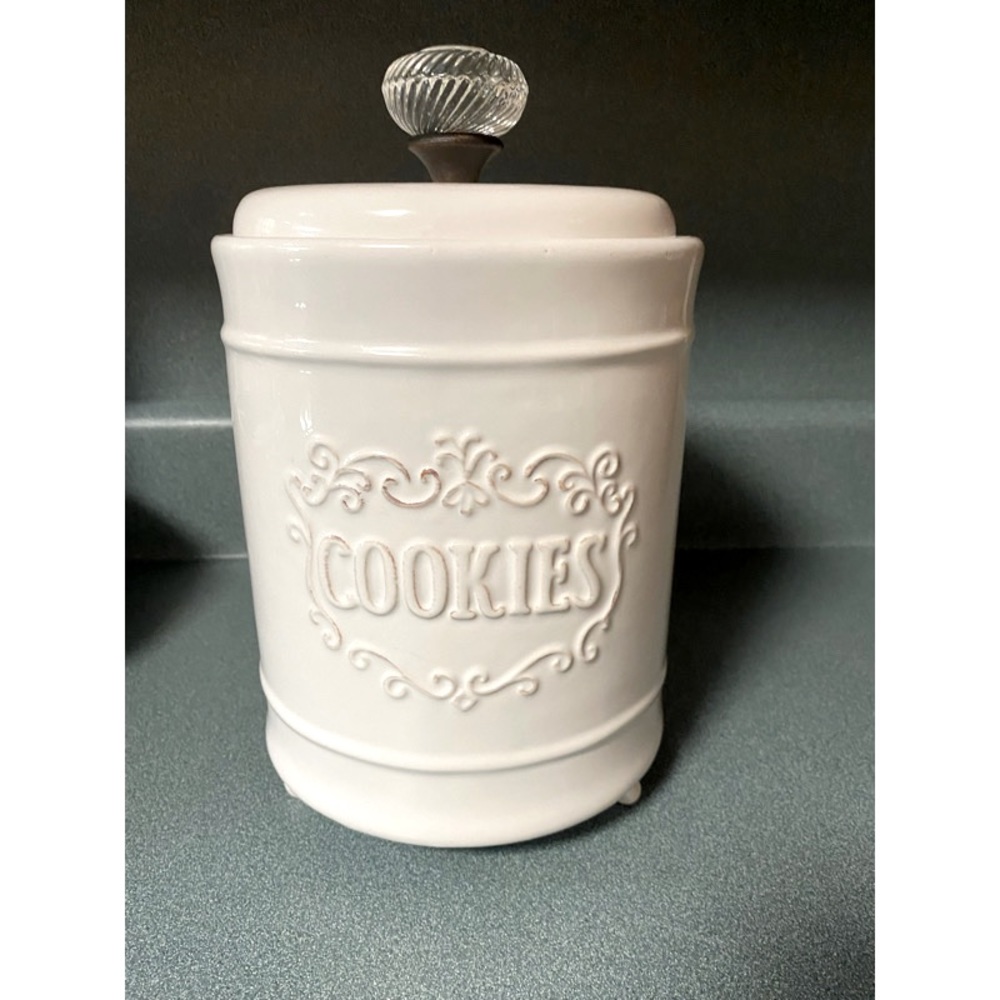 Cookie jar
